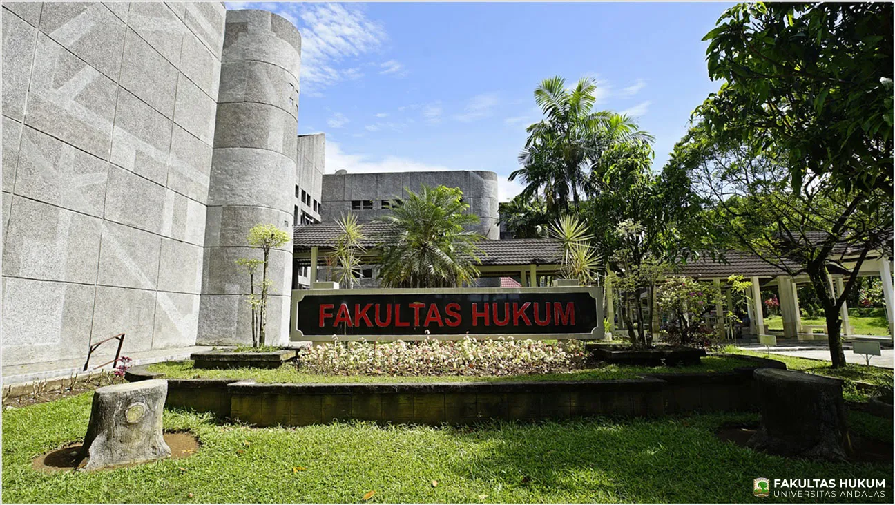 Depan Fakultas Hukum Universitas Andalas