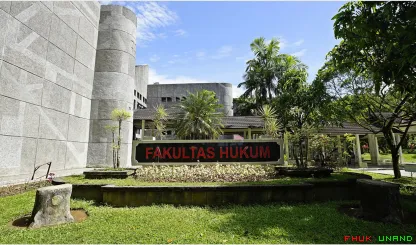 Foto halaman depan Fakultas Hukum Universitas Andalas