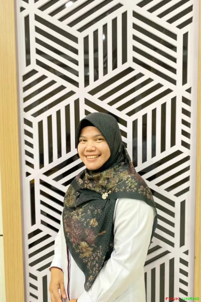 Foto Nike Fardela, S.S.