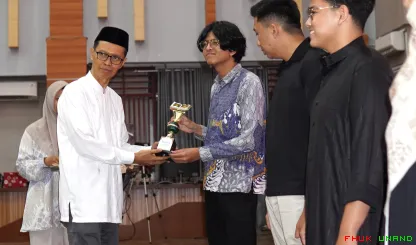 KATEGORI TILAWAH PUTRA  Juara I:  Nama: Zikri Rasyid...