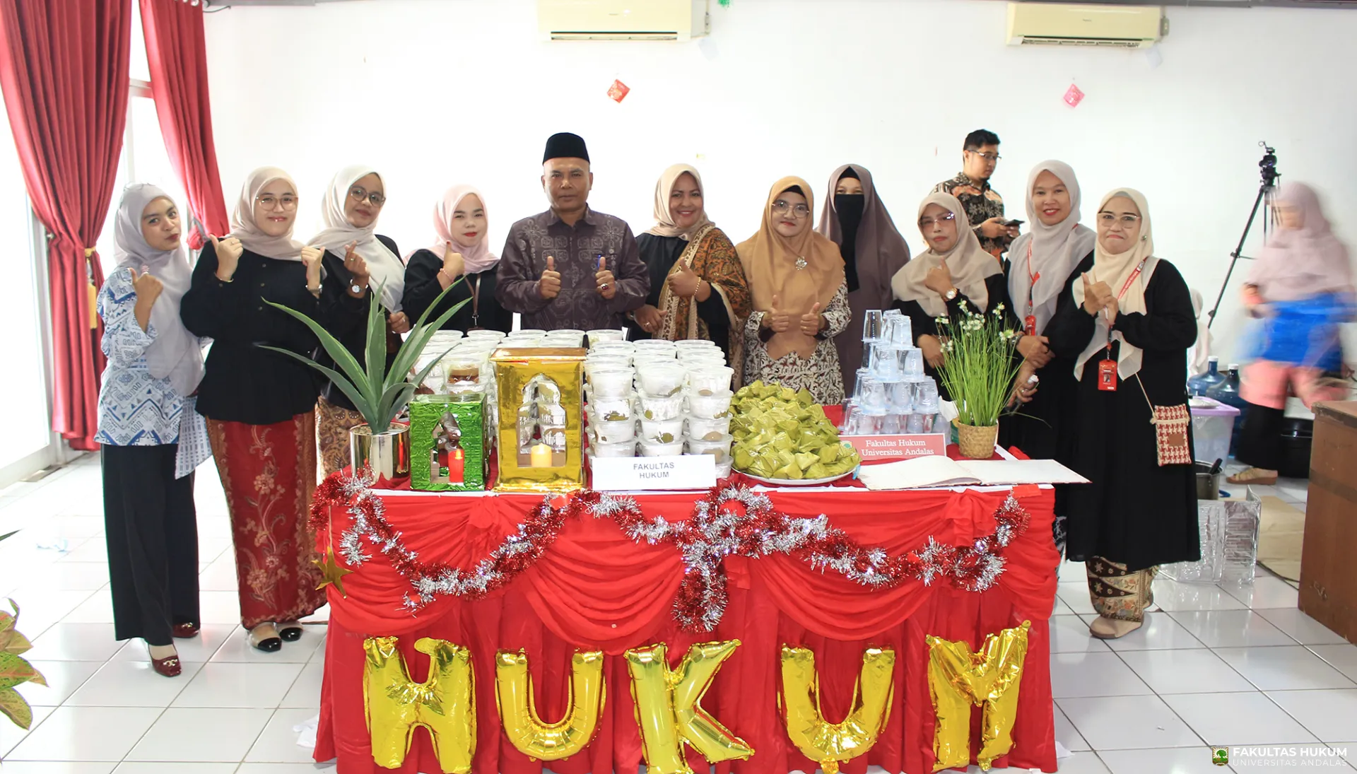 Stand Fakultas Hukum di Festival Kuliner UNAND 2026 M