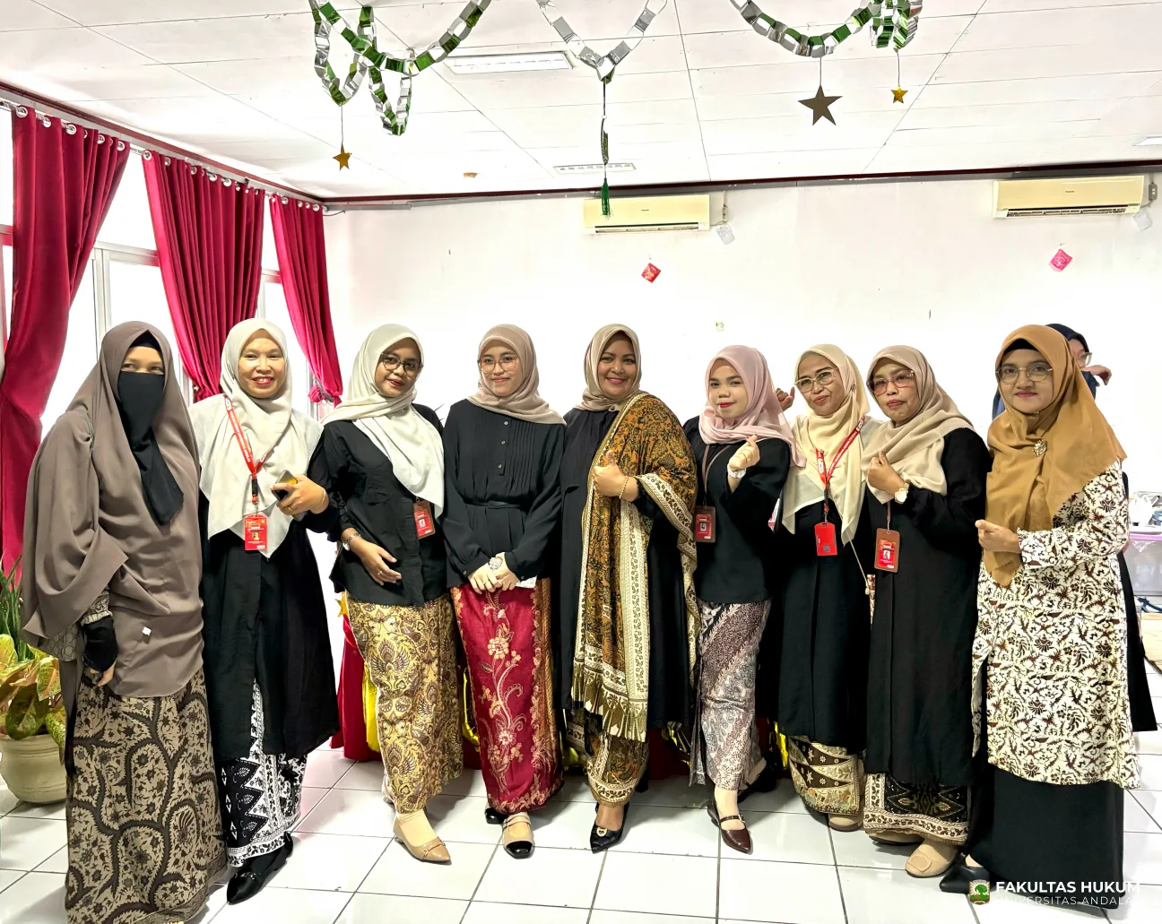 Foto 4 Foto Bersama Stand FH