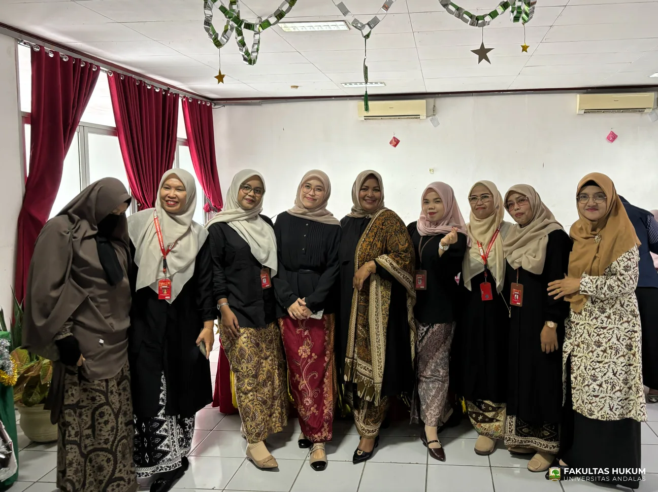 Foto 10 Foto Bersama Stand FH