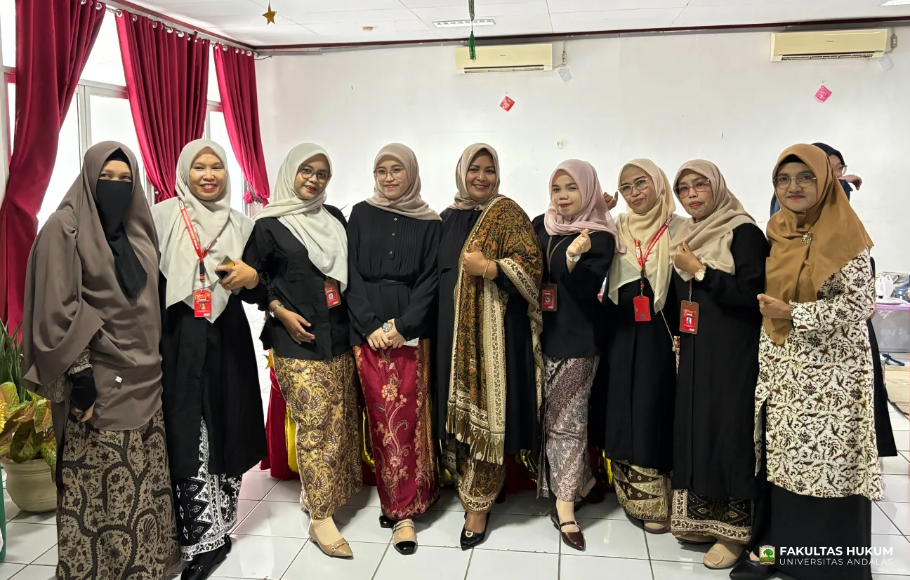 Foto 11 Foto Bersama Stand FH