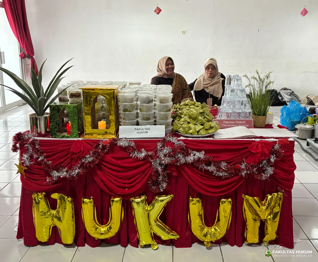 Foto 17 Foto Bersama Stand FH