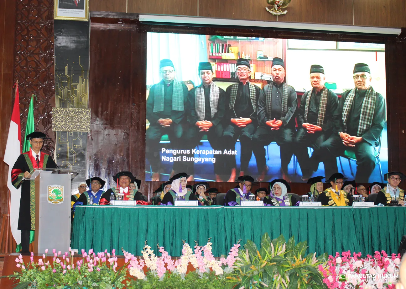 Foto 5 Prof. Dr. Kurnia Warman, S.H., M.Hum. dan Keluarga
