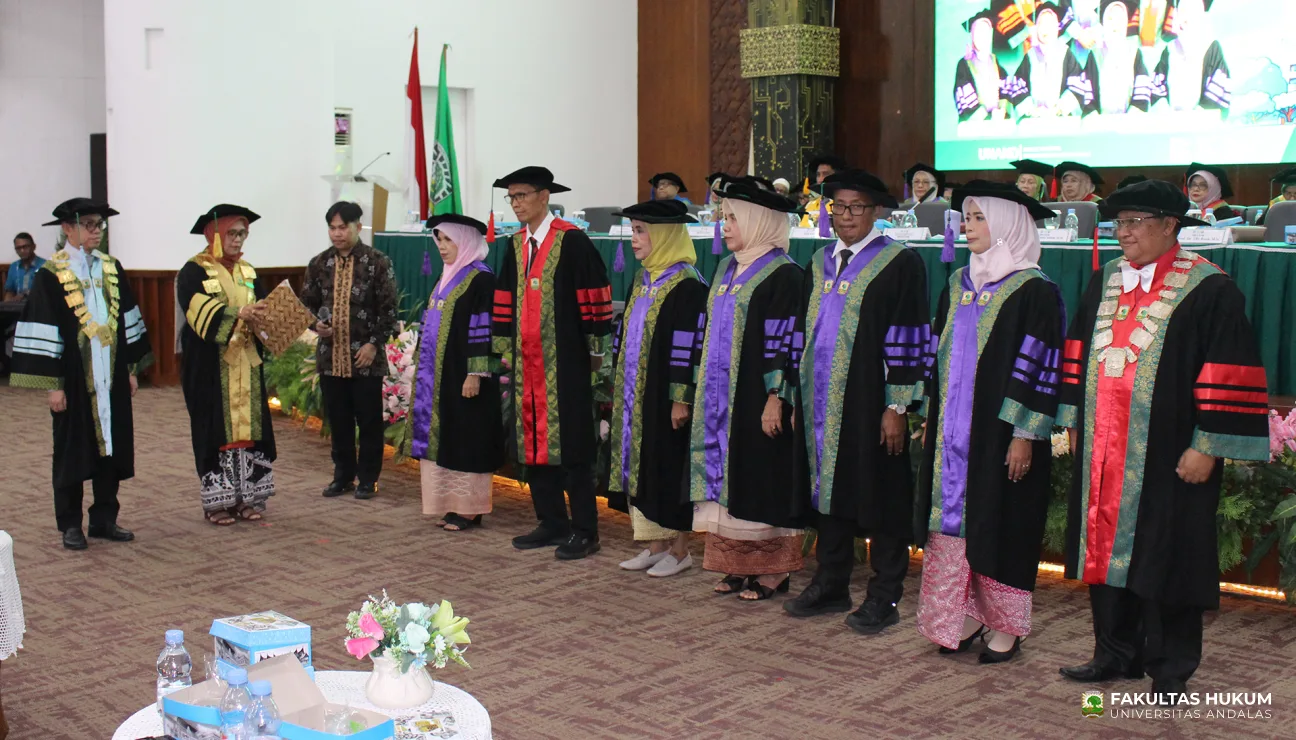 Foto 6 Pengukuhan 2 Guru Besar dari Fakultas Hukum