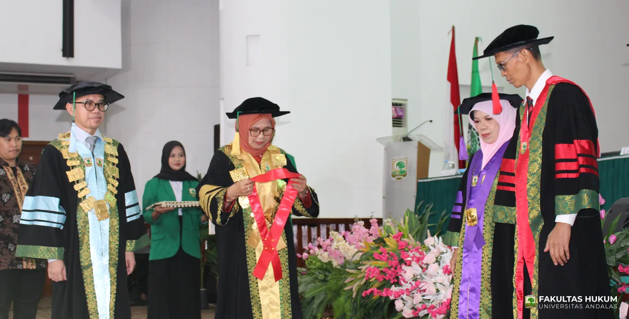 Foto 9 Pengukuhan 2 Guru Besar dari Fakultas Hukum