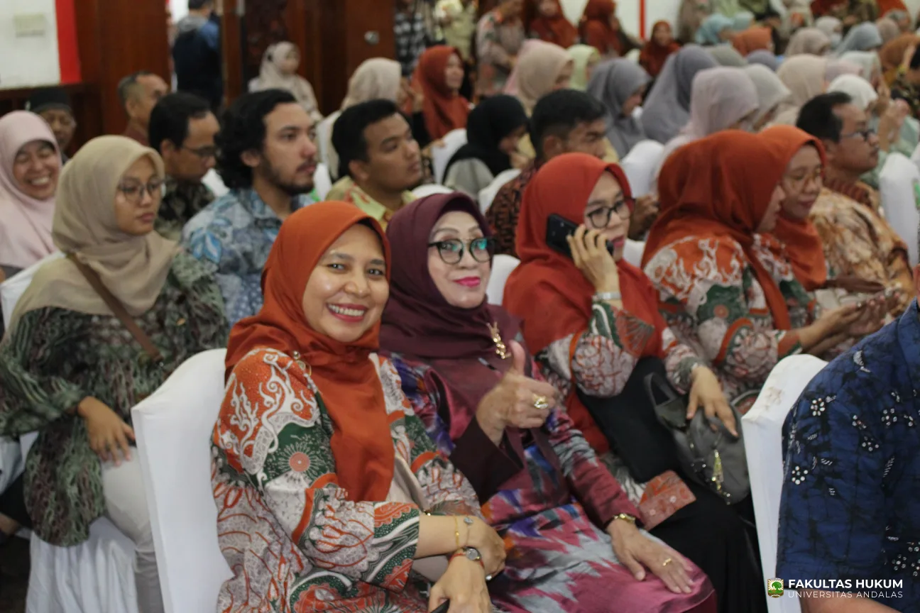 Foto 12 Pengukuhan 2 Guru Besar dari Fakultas Hukum