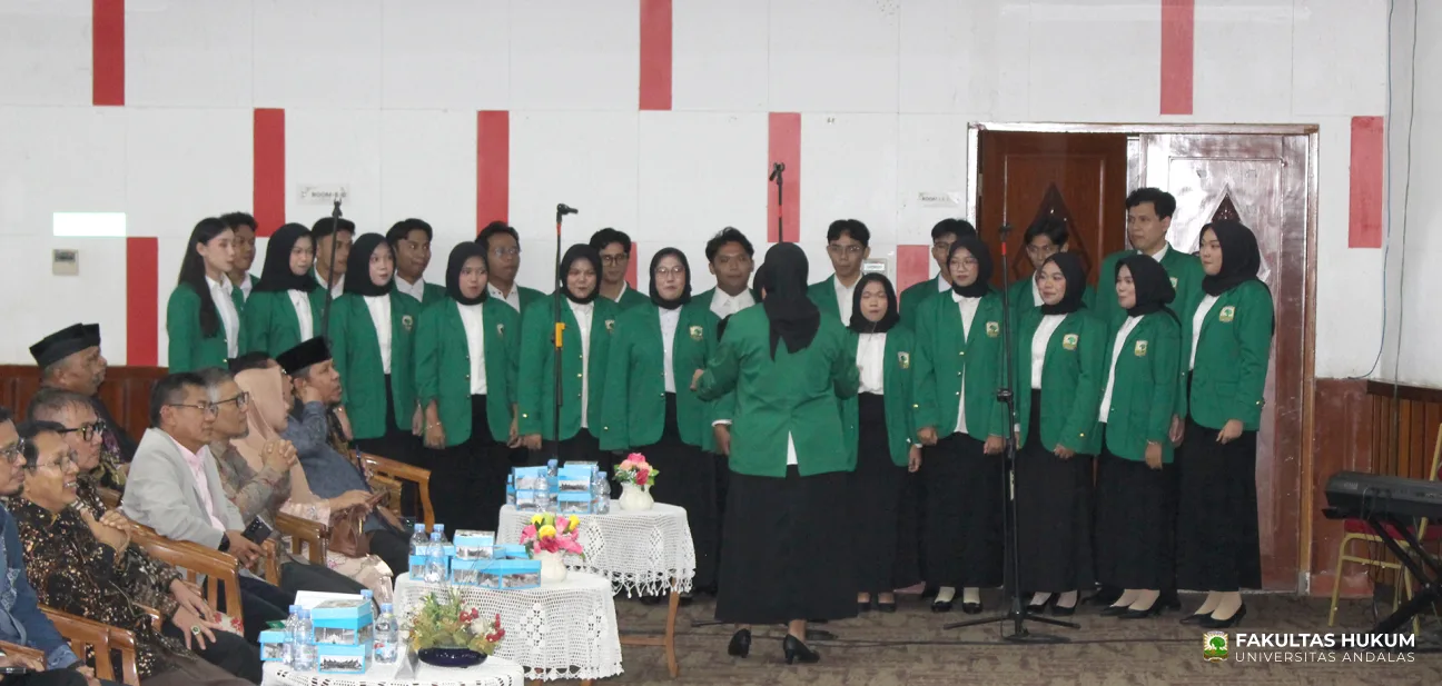 Foto 1 Paduan Suara Mahasiswa (PSM) Justicia Accordeo Fakultas Hukum Universitas Andalas