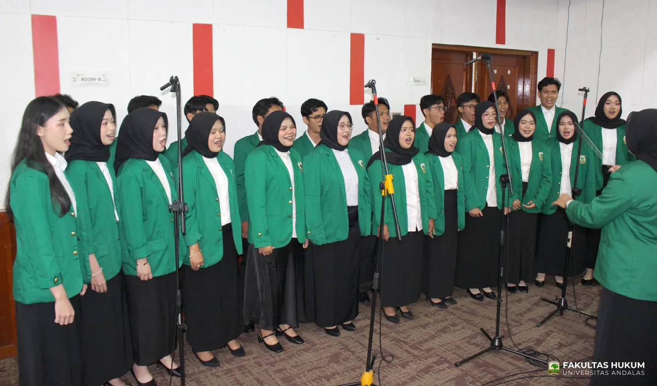 Foto 2 Paduan Suara Mahasiswa (PSM) Justicia Accordeo Fakultas Hukum Universitas Andalas
