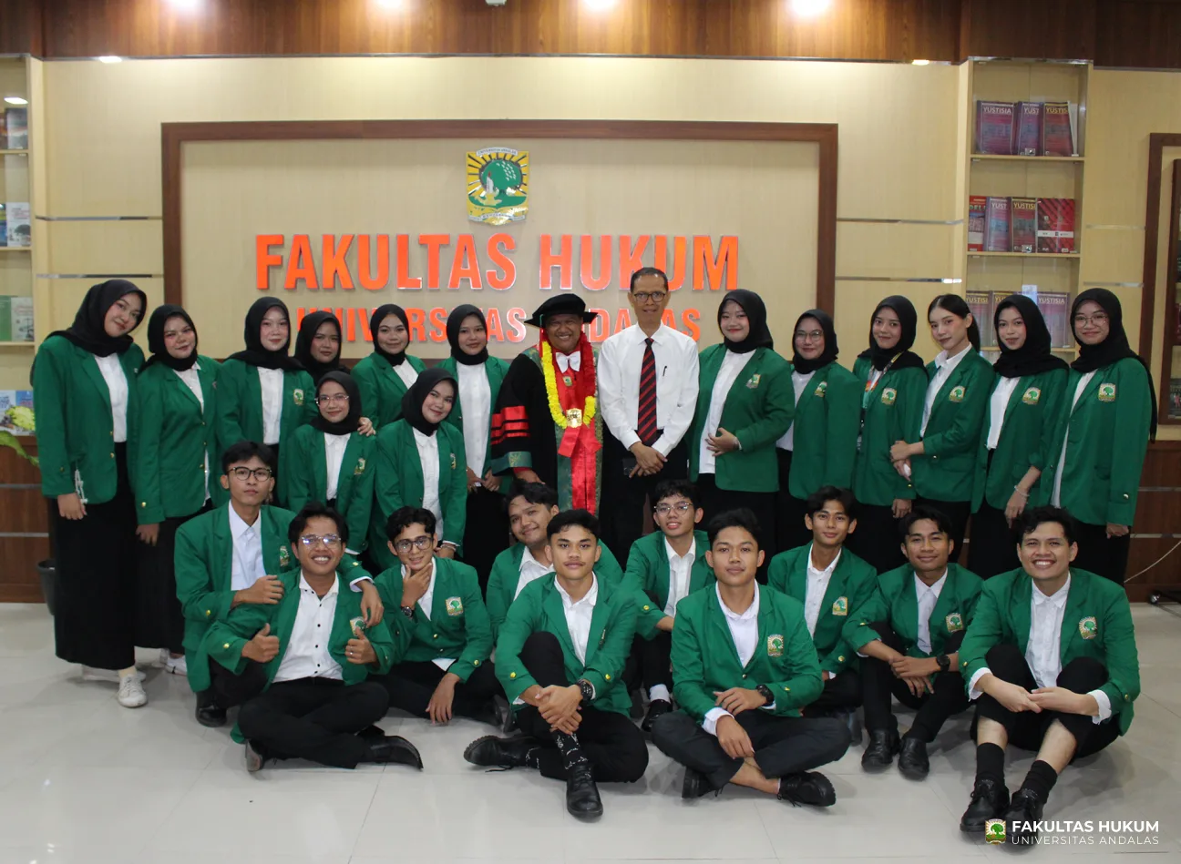 Foto 2 Paduan Suara Mahasiswa Justicia Accordeo Fakultas Hukum Universitas Andalas
