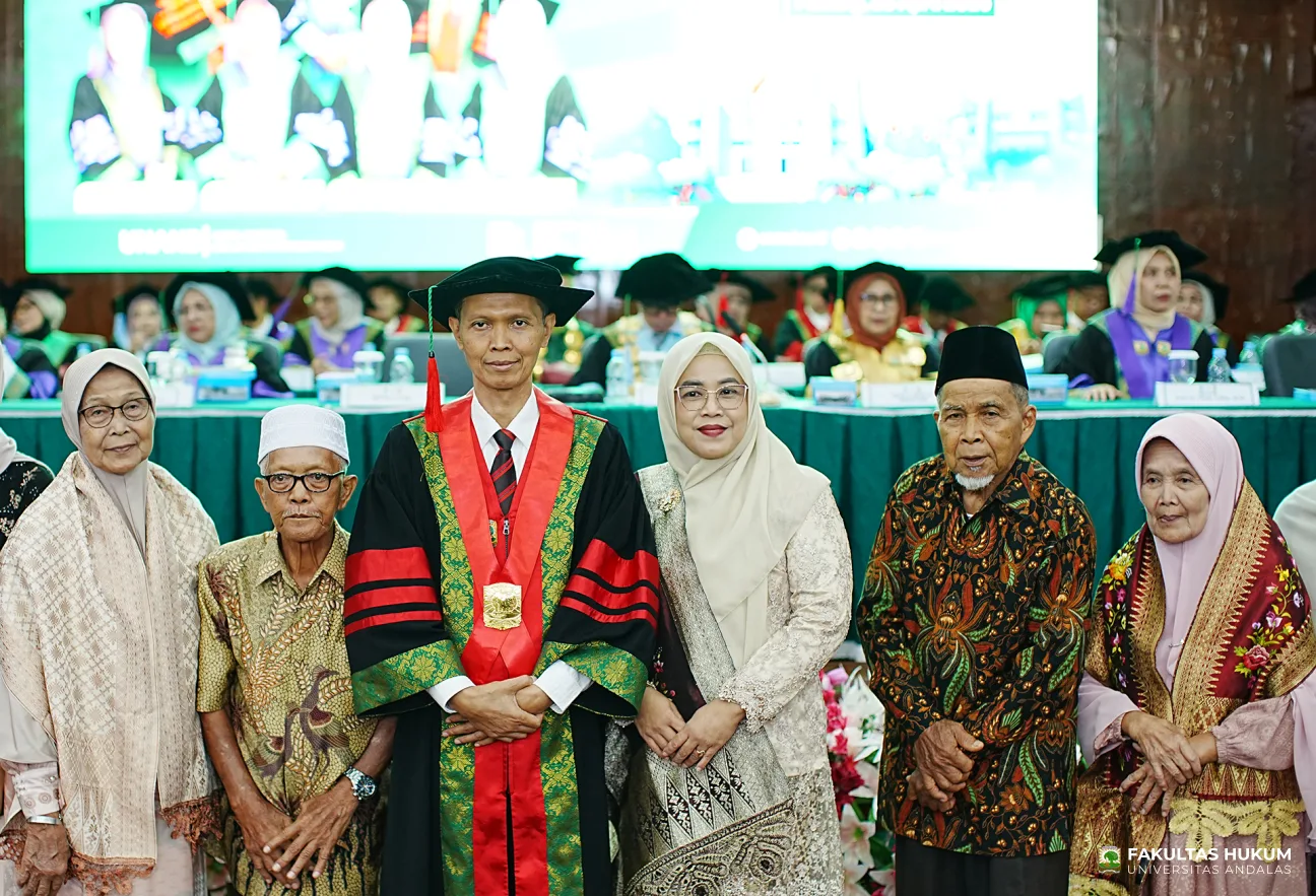 Foto 4 Pengukuhan 2 Guru Besar dari Fakultas Hukum