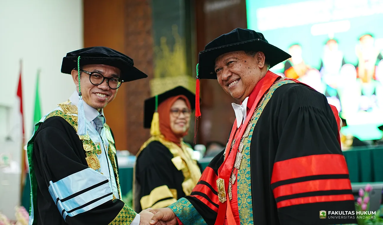Foto 6 Pengukuhan 2 Guru Besar dari Fakultas Hukum