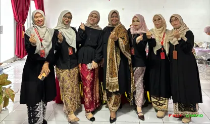 Foto 2 Foto tim stand fakultas hukum di Halal bi Halal &...