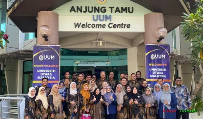 Foto 1 Kunjungan dan studi banding ke Universiti Utara...