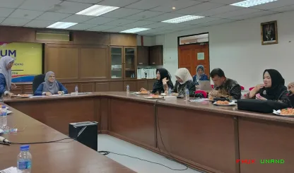 Foto 3 Kunjungan dan studi banding ke Universiti Utara...