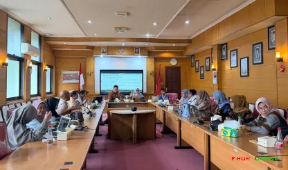 Foto 7 Suasana Rapat Management Meeting hari Rabu 29 April...