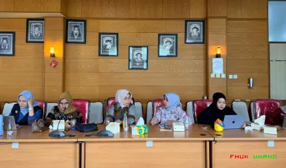 Foto 8 Suasana Rapat Management Meeting hari Rabu 29 April...