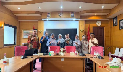 Foto 13 Suasana Rapat Management Meeting hari Rabu 29 April...