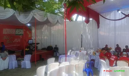 Foto 1 Peserta di ruangan dan di luar ruangan acara...