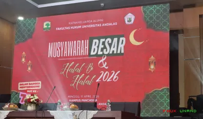 Foto 5 Peserta dan tokoh di ruangan dan di luar ruangan...