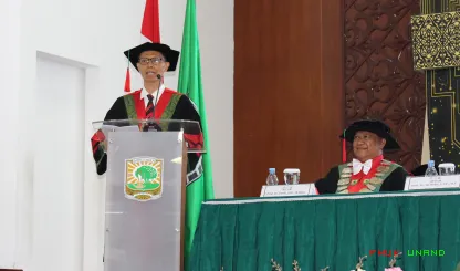 Foto 3 Orasi ilmiah Prof. Dr. Kurnia Warman, S.H., M.Hum....