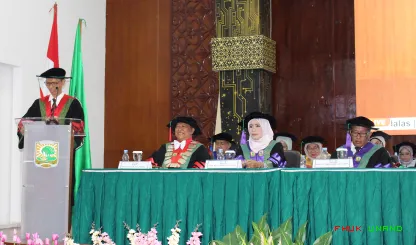 Foto 4 Orasi ilmiah Prof. Dr. Kurnia Warman, S.H., M.Hum....