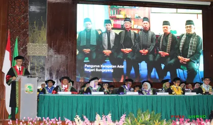 Foto 5 Orasi ilmiah Prof. Dr. Kurnia Warman, S.H., M.Hum....