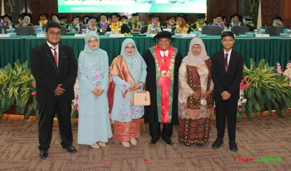 Foto 15 Pengukuhan Guru Besar Prof. Dr. Ferdi, S.H., M.H....