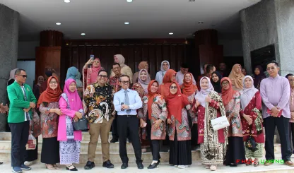 Foto 6 Rektor UNAND Efa Yonnedi, Ph.D. menyampaikan bahwa...