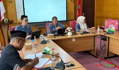 Foto 5 Suasana Rapat Persiapan UTS untuk Semester Genap TA...