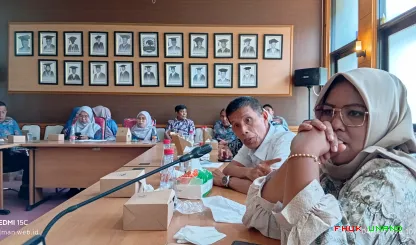 Foto 2 Suasana Rapat Persiapan UTS untuk Semester Genap TA...