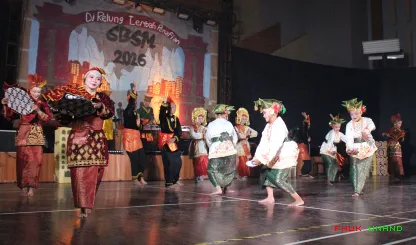 Foto 13 Sehari Bersama Studio Merah Adalah Pertunjukan Seni...