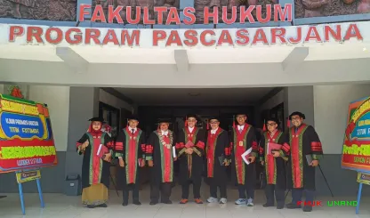 Foto 1 Dokumentasi foto ujian terbuka doktor hukum Titin...
