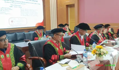 Foto 5 Dokumentasi foto ujian terbuka doktor hukum Titin...