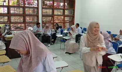 Foto 4 Suasana Sekretariat ujian UTS di gedung F