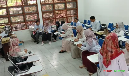 Foto 6 Suasana Sekretariat ujian UTS di gedung F