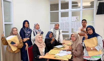 Foto 1 Pengawas sesi 2 UTS di gedung Tahir.