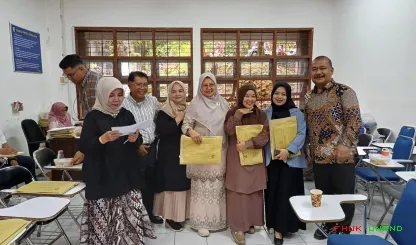 Foto 1 Pengawas sesi 2 UTS di gedung F