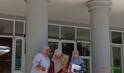 Foto 1 Panitia ujian UTS semester genap tahun ajaran...