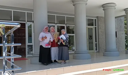 Foto 1 Panitia ujian UTS semester genap tahun ajaran...