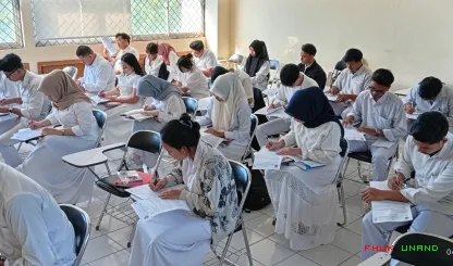 Foto 1 Suasana ujian UTS semester genap tahun ajaran...