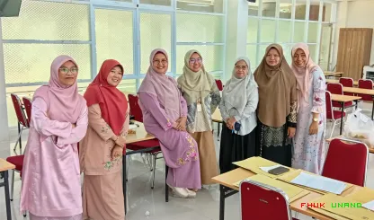 Foto 2 Suasana Sekretariat hari kelima UTS semester genap...