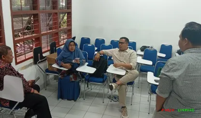 Foto 2 Suasana sekretariat UTS semester genap tahun ajaran...