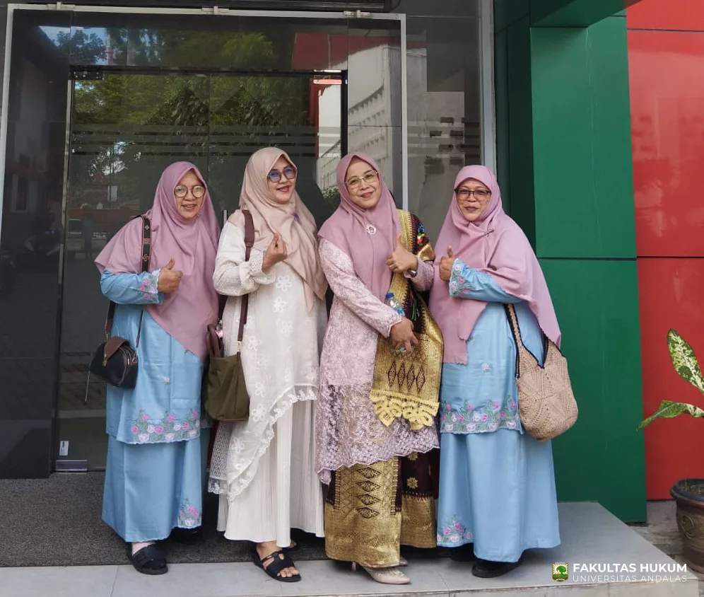 Foto 3 Momen Ujian Terbuka Doktor Titin Fatimah