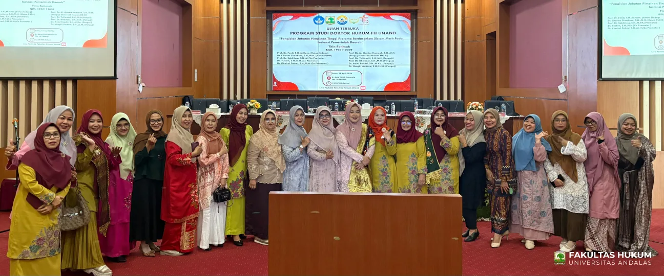 Foto 1 Ujian Terbuka Doktor Hukum FH Unand - Titin Fatimah