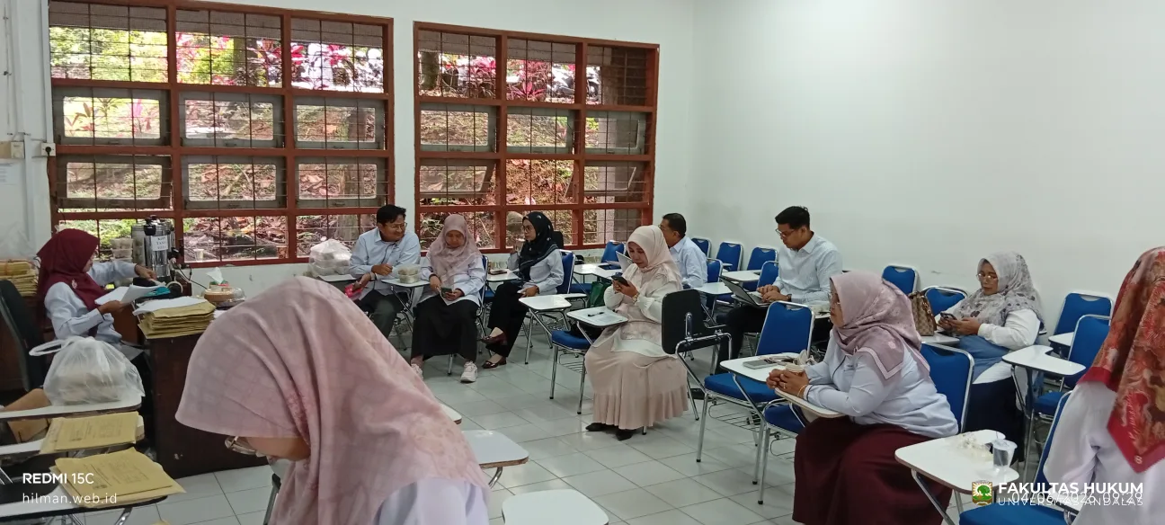 Foto 2 Suasana Sekretariat UTS 2025/2026