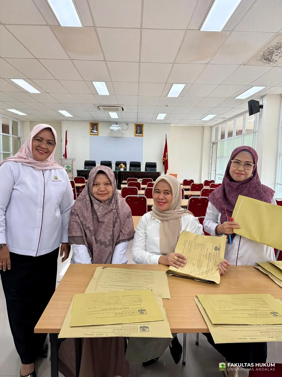 Foto 2 Suasana Sekretariat UTS 2025/2026 gedung Tahir