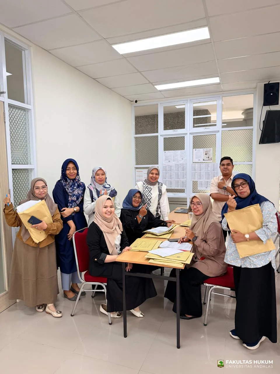 Foto 1 Pengawas sesi 2 di gedung Tahir